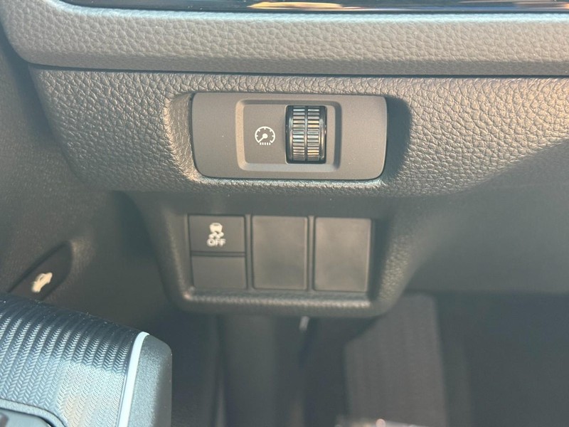 Honda Civic Sedan Hybrid Vehicle Full-screen Gallery Image 19