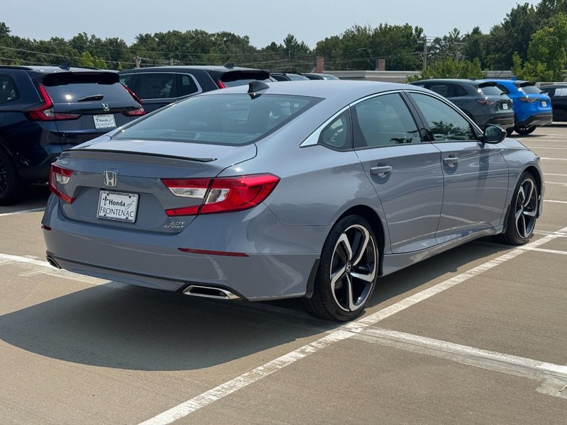 Honda Accord Sedan Vehicle Full-screen Gallery Image 03