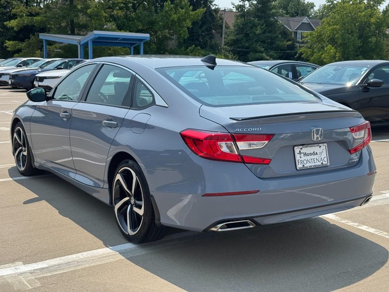 Honda Accord Sedan Vehicle Full-screen Gallery Image 06
