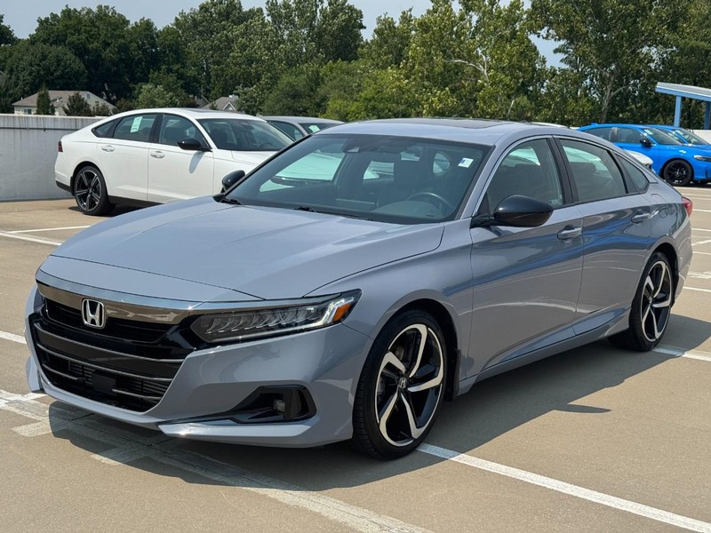 Honda Accord Sedan Vehicle Full-screen Gallery Image 08