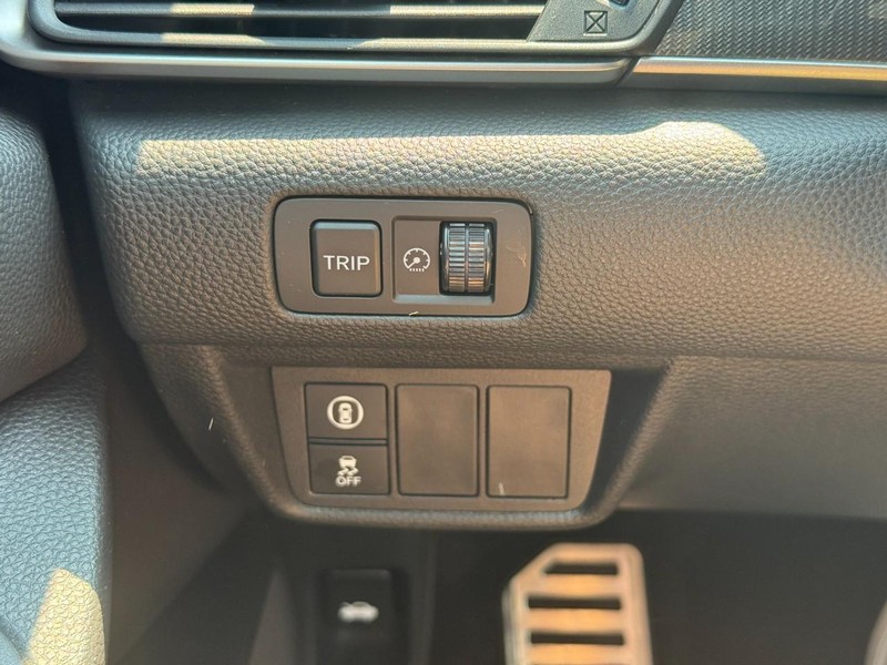 Honda Accord Sedan Vehicle Full-screen Gallery Image 18