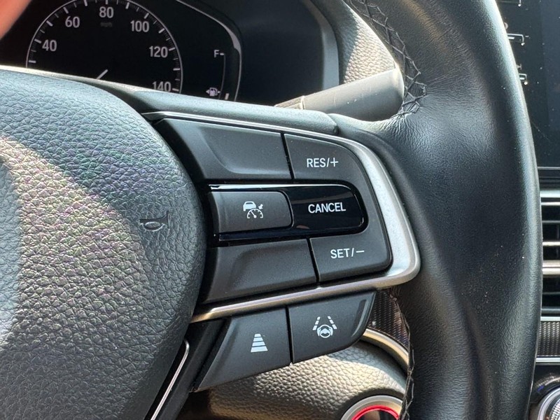 Honda Accord Sedan Vehicle Full-screen Gallery Image 20