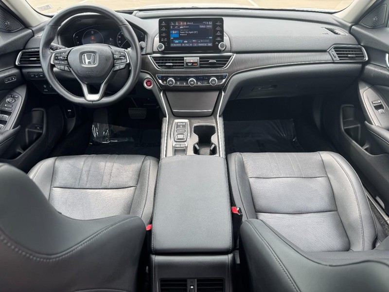 Honda Accord Sedan Vehicle Full-screen Gallery Image 13