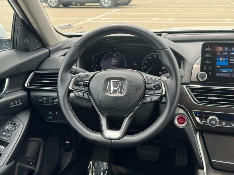 Honda Accord Sedan Vehicle Full-screen Gallery Image 14