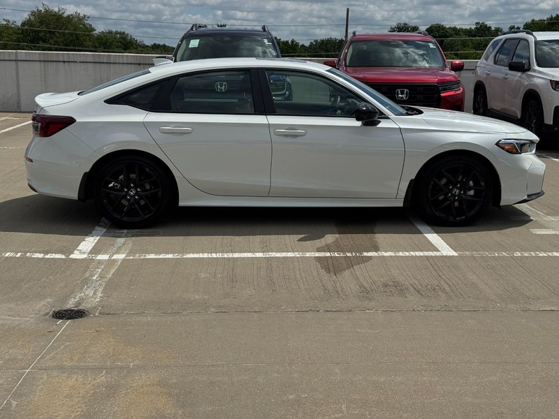 Honda Civic Sedan Hybrid Vehicle Full-screen Gallery Image 02