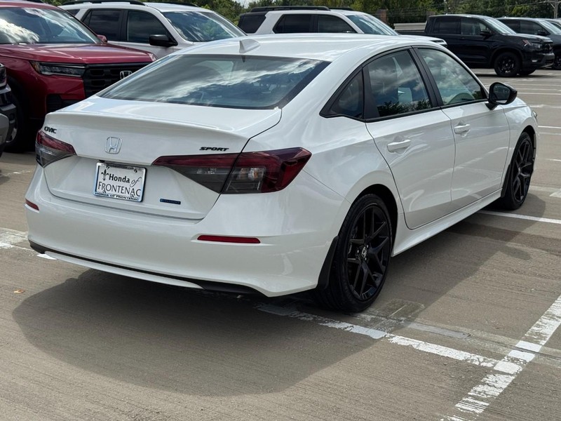 Honda Civic Sedan Hybrid Vehicle Full-screen Gallery Image 03