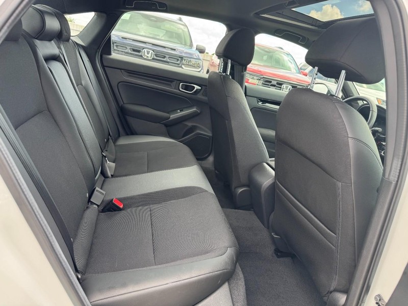 Honda Civic Sedan Hybrid Vehicle Full-screen Gallery Image 11