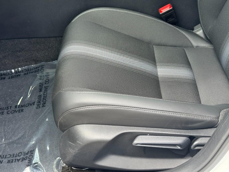 Honda Civic Sedan Hybrid Vehicle Full-screen Gallery Image 17