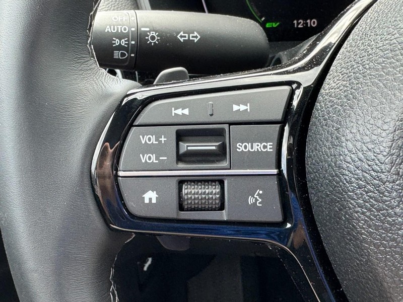 Honda Civic Sedan Hybrid Vehicle Full-screen Gallery Image 19