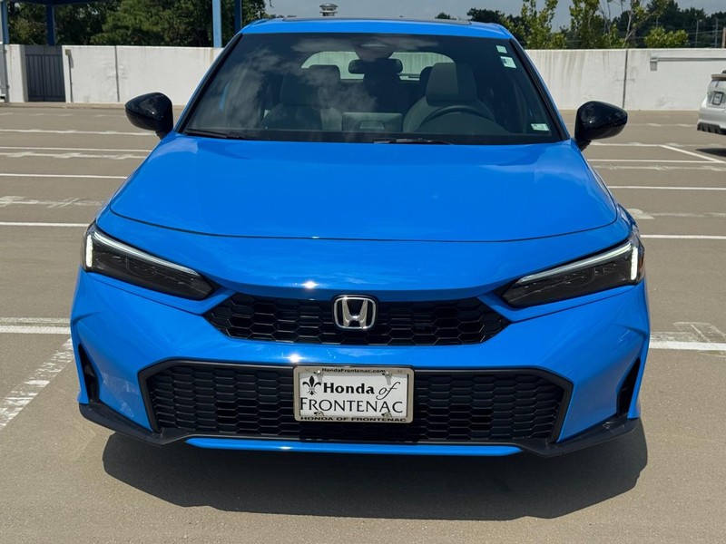 Honda Civic Hatchback Hybrid Vehicle Full-screen Gallery Image 10