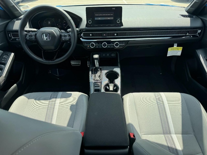 Honda Civic Hatchback Hybrid Vehicle Full-screen Gallery Image 12