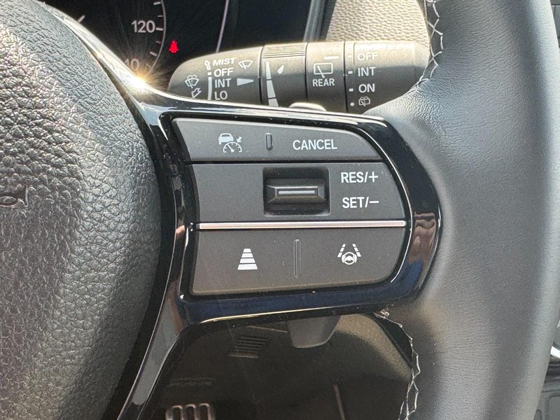 Honda Civic Hatchback Hybrid Vehicle Full-screen Gallery Image 20