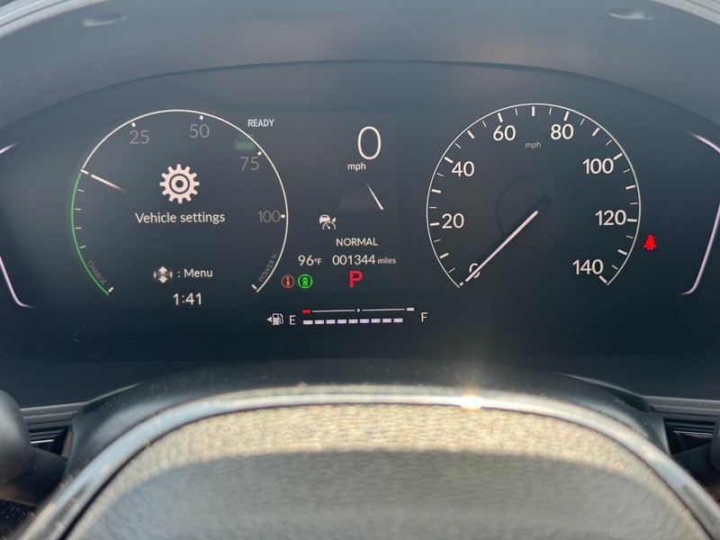 Honda Civic Hatchback Hybrid Vehicle Full-screen Gallery Image 21