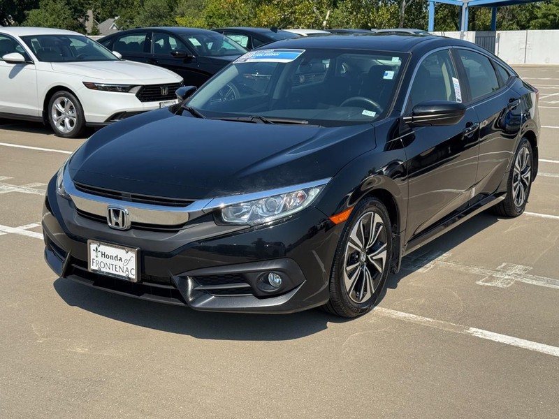 Honda Civic Sedan Vehicle Full-screen Gallery Image 08