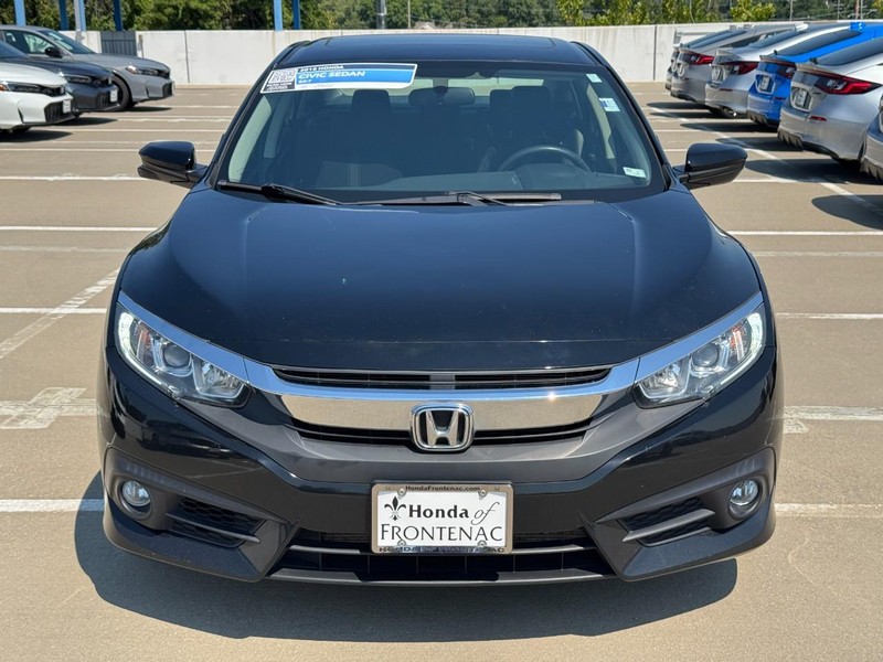 Honda Civic Sedan Vehicle Full-screen Gallery Image 09