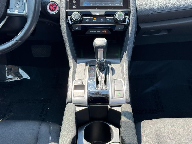 Honda Civic Sedan Vehicle Full-screen Gallery Image 14