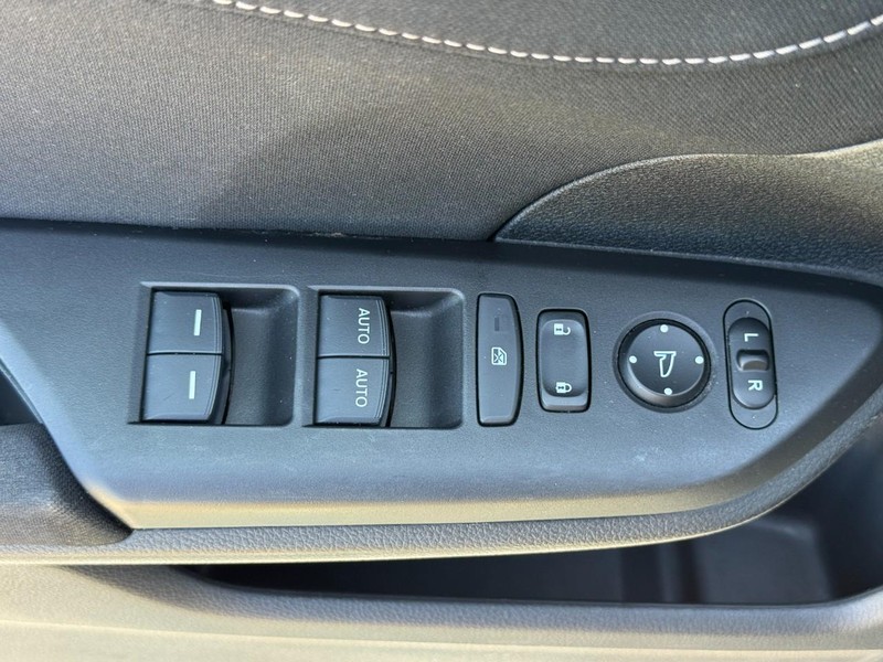 Honda Civic Sedan Vehicle Full-screen Gallery Image 15