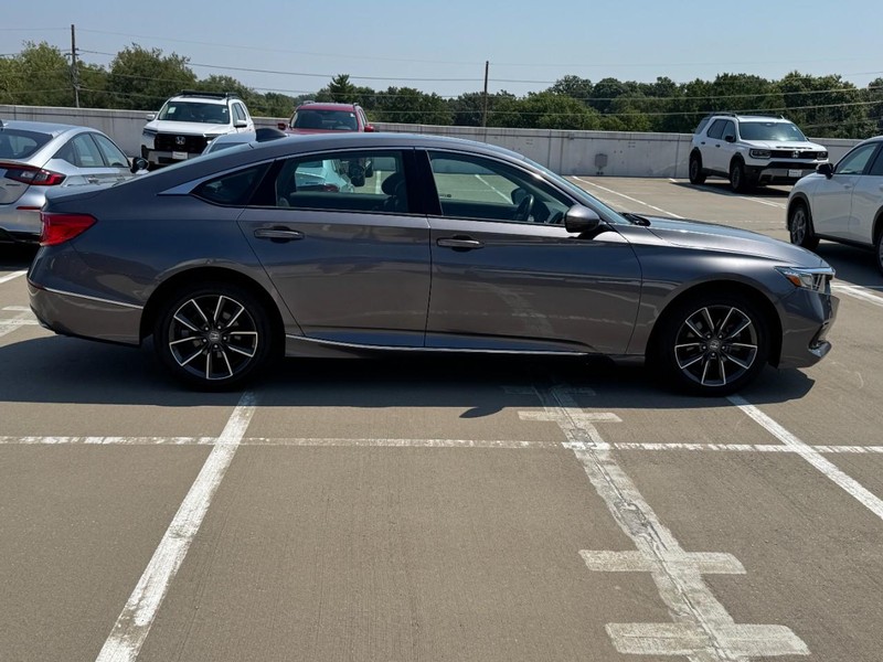 Honda Accord Sedan Vehicle Full-screen Gallery Image 02