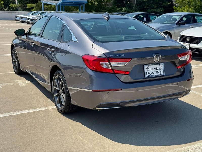 Honda Accord Sedan Vehicle Full-screen Gallery Image 06