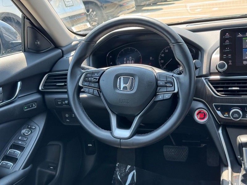 Honda Accord Sedan Vehicle Full-screen Gallery Image 13