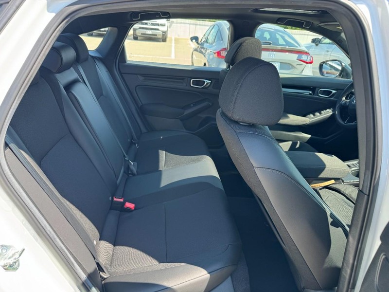 Honda Civic Sedan Hybrid Vehicle Full-screen Gallery Image 11