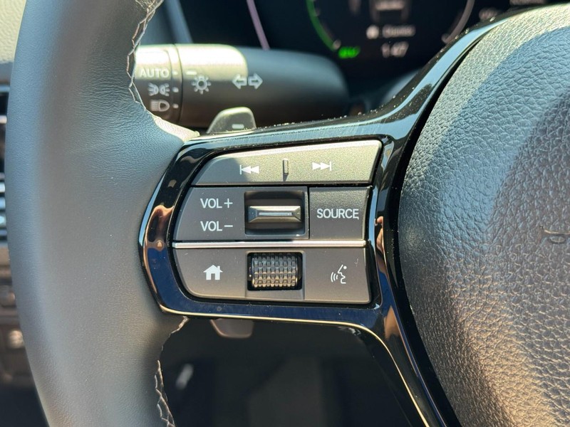 Honda Civic Sedan Hybrid Vehicle Full-screen Gallery Image 19