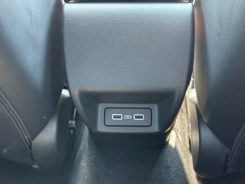 Honda Civic Sedan Vehicle Full-screen Gallery Image 12