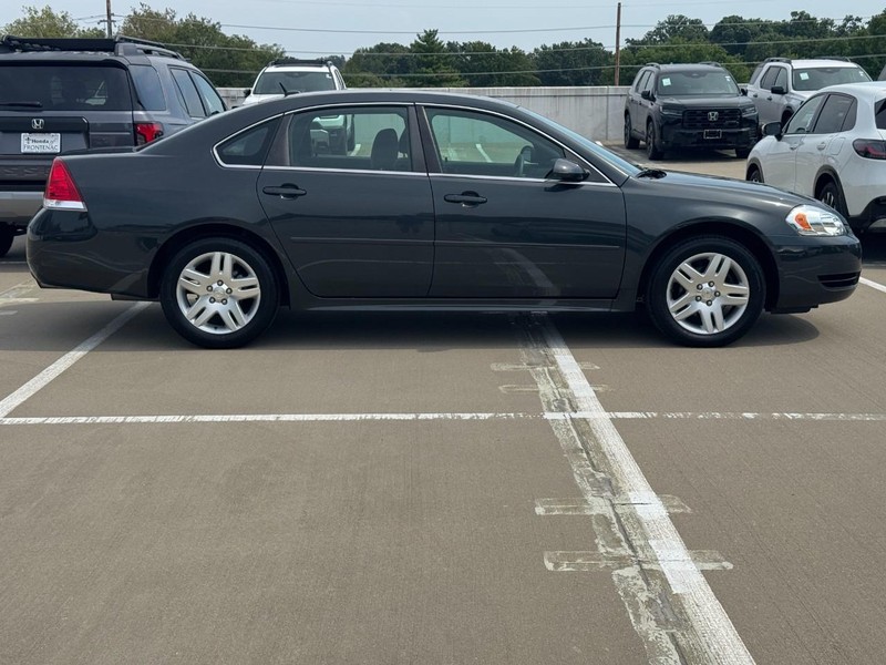 Chevrolet Impala Limited Vehicle Full-screen Gallery Image 02