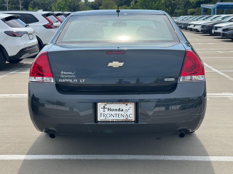 Chevrolet Impala Limited Vehicle Full-screen Gallery Image 04