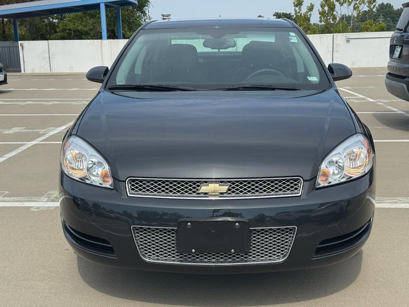Chevrolet Impala Limited Vehicle Full-screen Gallery Image 10