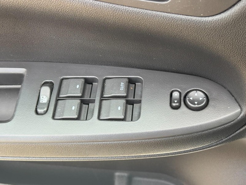 Chevrolet Impala Limited Vehicle Full-screen Gallery Image 16