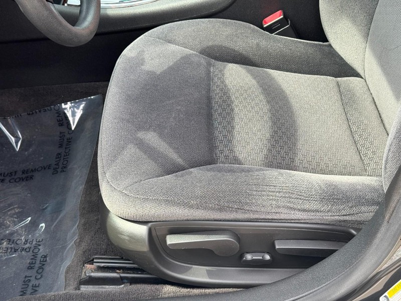 Chevrolet Impala Limited Vehicle Full-screen Gallery Image 17