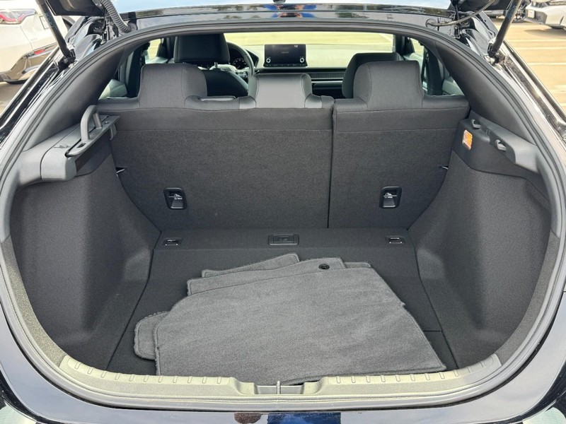 Honda Civic Hatchback Vehicle Full-screen Gallery Image 05