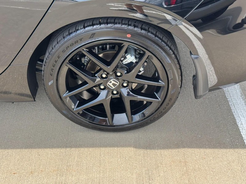 Honda Civic Hatchback Vehicle Full-screen Gallery Image 07