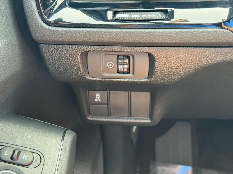 Honda Civic Hatchback Vehicle Full-screen Gallery Image 17