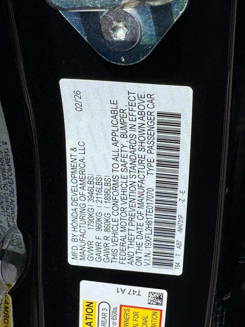 Honda Civic Hatchback Vehicle Full-screen Gallery Image 23