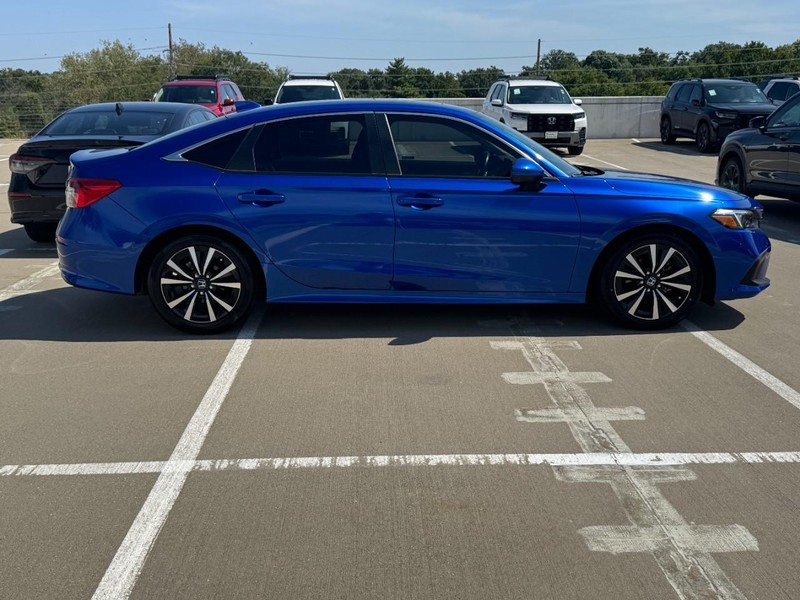 Honda Civic Sedan Vehicle Full-screen Gallery Image 02
