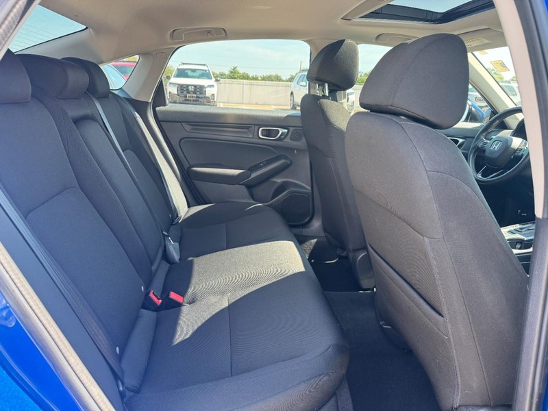 Honda Civic Sedan Vehicle Full-screen Gallery Image 10