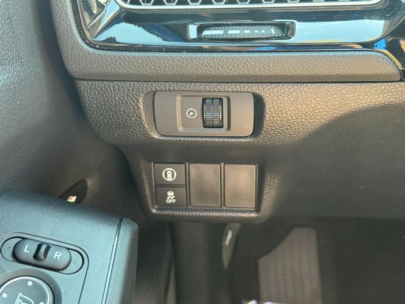 Honda Civic Sedan Vehicle Full-screen Gallery Image 17