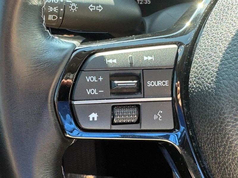 Honda Civic Sedan Vehicle Full-screen Gallery Image 18