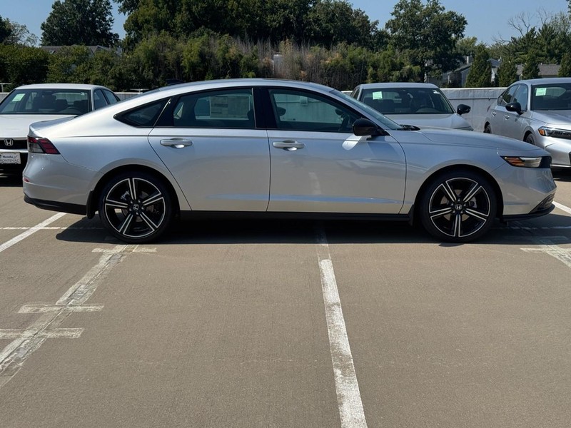 Honda Civic Sedan Vehicle Full-screen Gallery Image 02