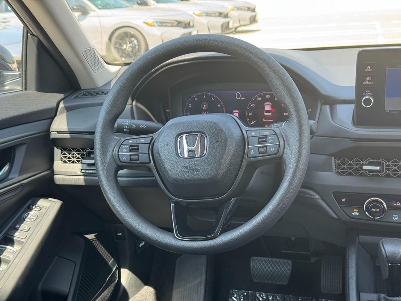 Honda Civic Sedan Vehicle Full-screen Gallery Image 08