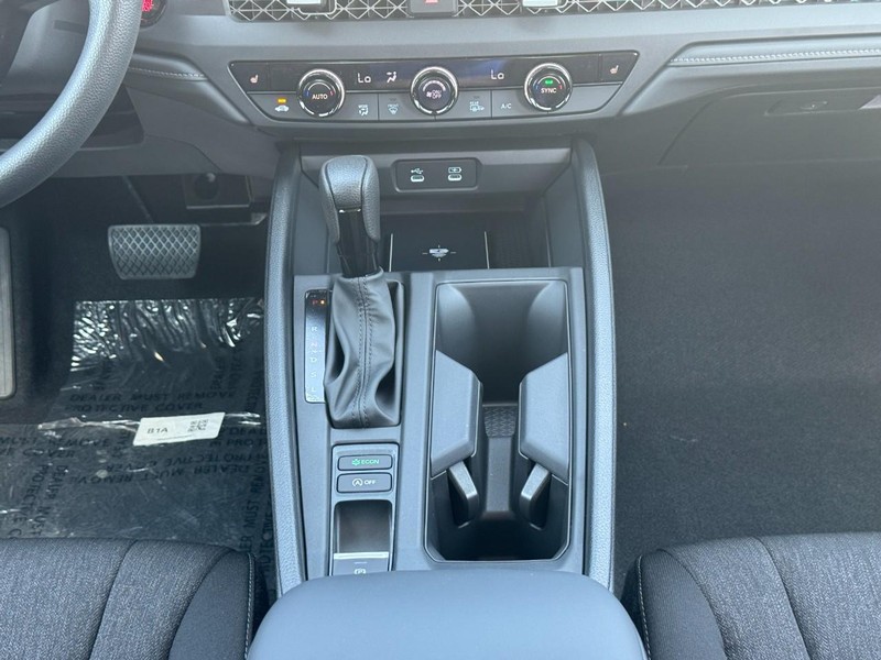 Honda Civic Sedan Vehicle Full-screen Gallery Image 10