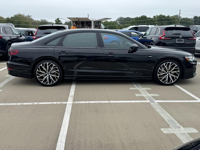 Audi A8 Vehicle Full-screen Gallery Image 02