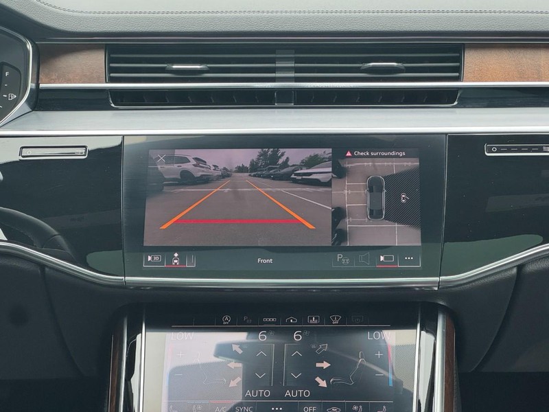 Audi A8 Vehicle Full-screen Gallery Image 13