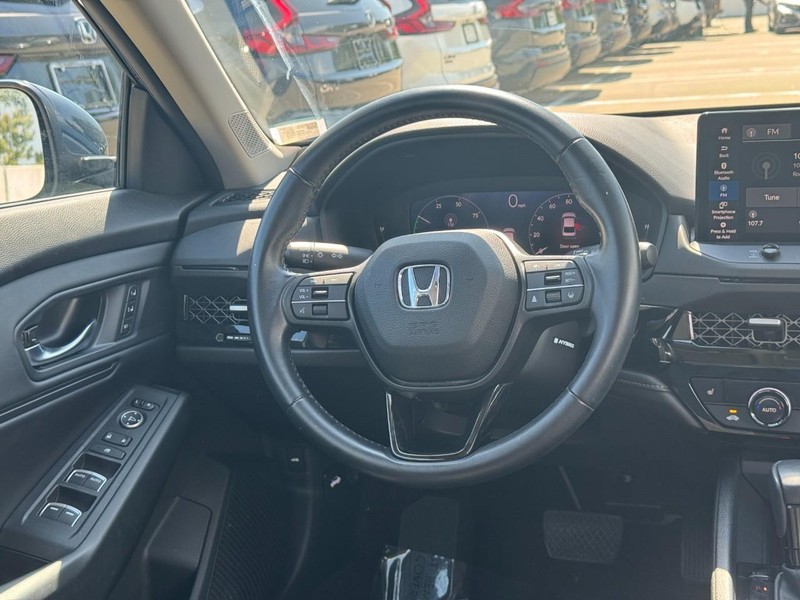 Honda Accord Hybrid Vehicle Full-screen Gallery Image 14