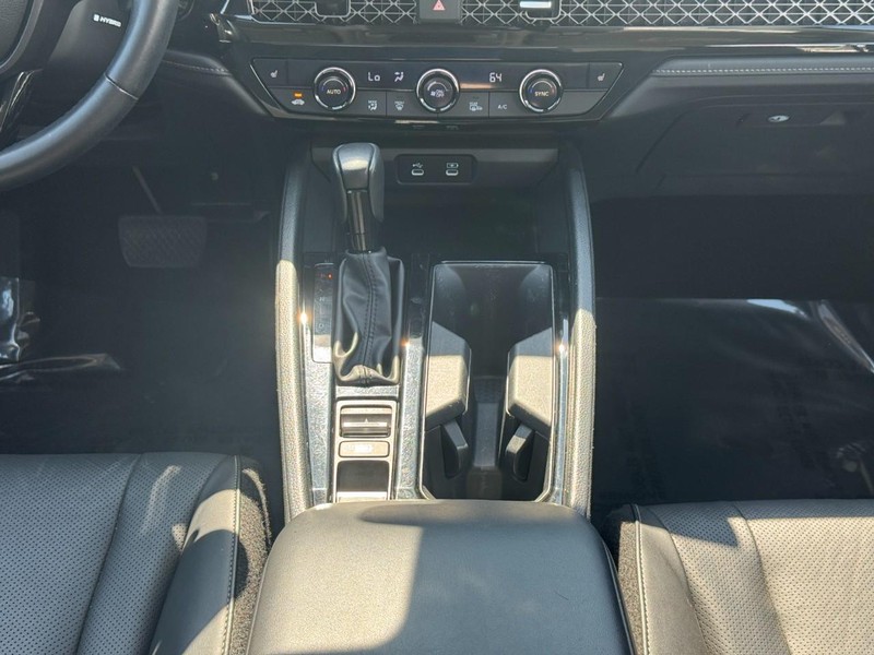 Honda Accord Hybrid Vehicle Full-screen Gallery Image 16