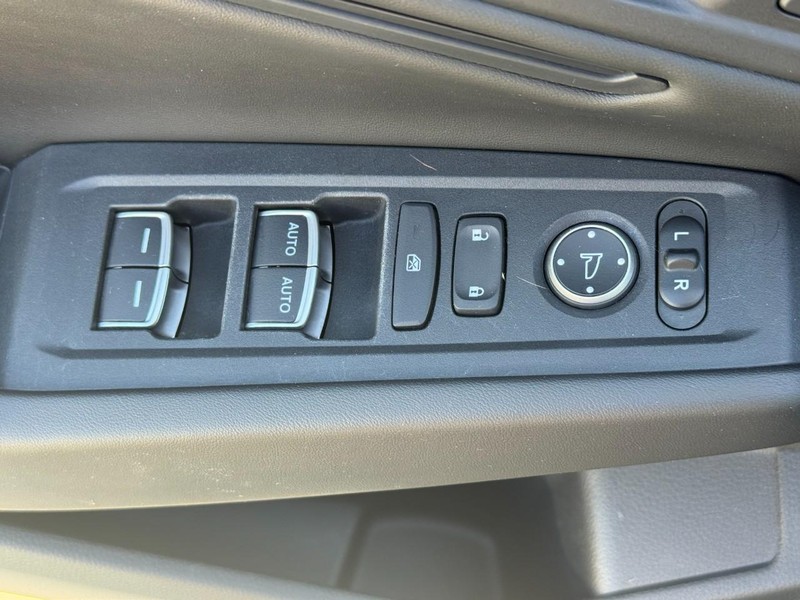 Honda Accord Hybrid Vehicle Full-screen Gallery Image 17