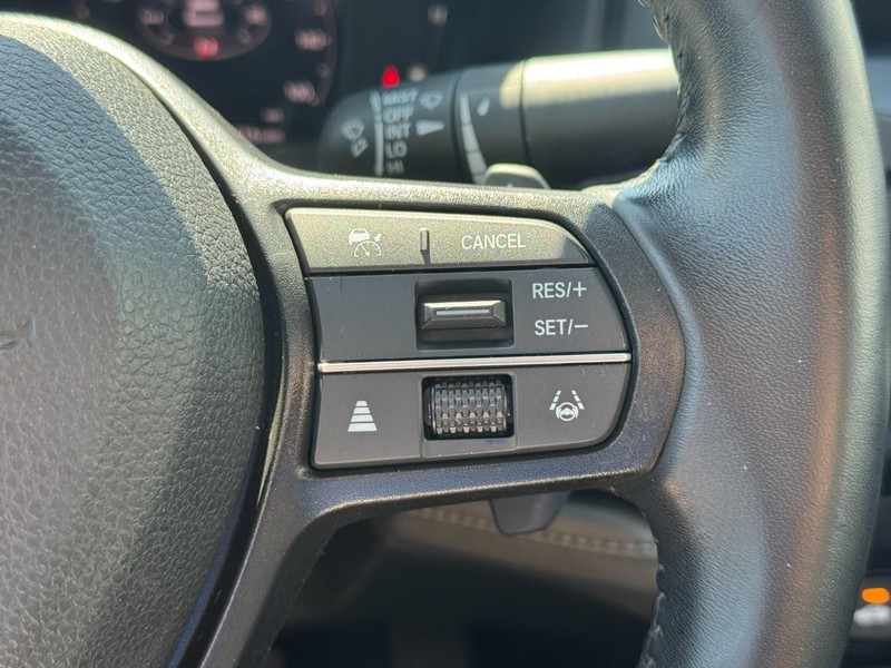 Honda Accord Hybrid Vehicle Full-screen Gallery Image 21