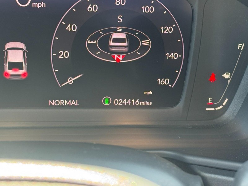 Honda Accord Hybrid Vehicle Full-screen Gallery Image 23